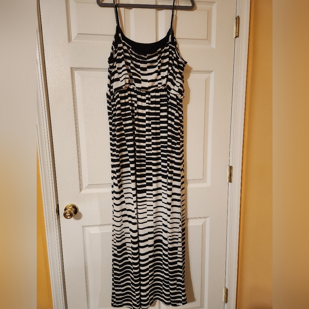 Maurices Black Graphic Sripe Maxi Dress